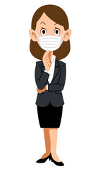 考えるマスクを付けてスーツを着た女性
