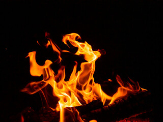 焚き火の炎