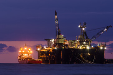 PIPE LAYER PLATFORM - Work at sea in the construction of a gas pipeline 
