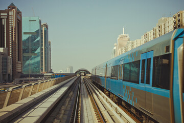 Emirates. Metro Dubai.