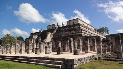 Fototapeta na wymiar Temple of the Warriors at Chichen Itza, Mexico