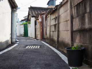 한국의 오래된 골목길, 집, 건축물

