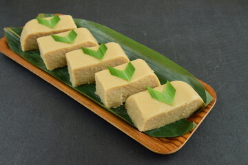 Singkong Agar Agar Kukus. Cassava steamed cake with pandan leaf