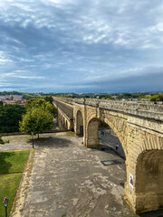 Fototapeta na wymiar Aqueduc Saint-Clément à Montpellier, Occitanie