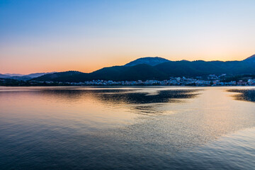 Lever de Soleil sur la mer ionienne