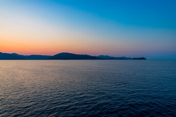 Lever de Soleil sur la mer ionienne