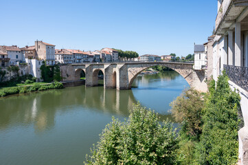 Le pont des Cieutats sur la rivière Lot, Villeneuve sur Lot, Lot et Garonne, Sud ouest - 456777221