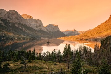 Wild Goose Island on Saint Mary Lake at Glacier National Park in Montana, USA © Jonathan Dakin