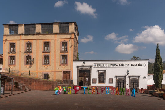 Explanada  del pueblo m&aacute;gico Tlalpujahua Michoac&aacute;n, M&eacute;xico 