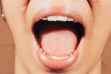 Obraz premium Latin woman denture for endodontics and dentistry different views