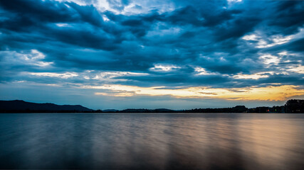 Traumhafte Wolkenstimmung am schönen Bodensee Spätsommer 