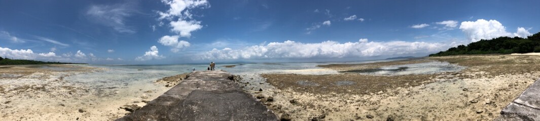 沖縄　竹富島の空