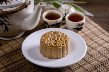 Chinese famous food--Mooncakes,which are Chinese pastries traditionally eaten during the Mid-Autumn Festival
