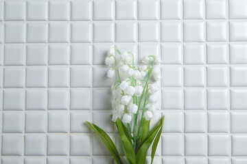鈴蘭・すずらん・スズランの花。コピースペース有りの白背景