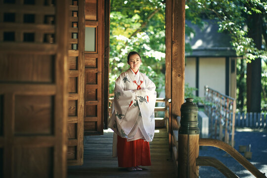 巫女さん