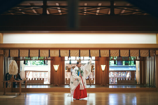 巫女舞