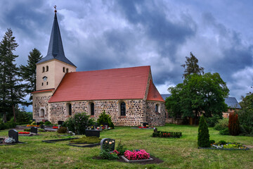 Die Baugeschichte der denkmalgeschützten Dorfkirche Siethen reicht zurück bis ins 13. Jahrhundert