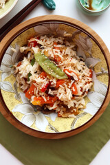 Riso asiatico con verdure