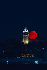 Obraz premium Moonset and Galata Tower