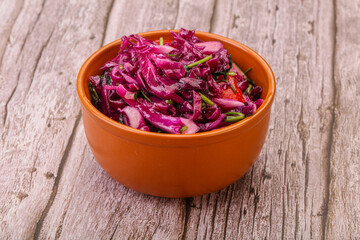 Pickled red cabbage with herbs