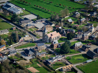 Fototapeta na wymiar vue aérienne du village d'Écauville dans l'Eure en France