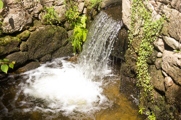 Small water cascades; water falls