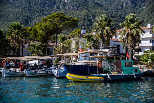 Boote warten am Strand, mugla akyaka