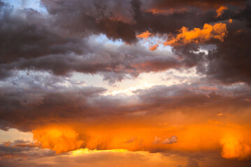 DRAMATIC CLOUD IN  COLOR 