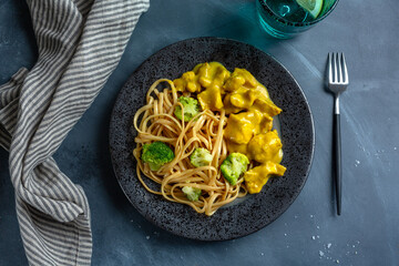 Noodles spaghetti udon with chicken chunks