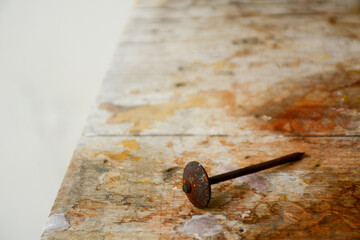 nail on wooden table wood wallpaper - obrazy, fototapety, plakaty