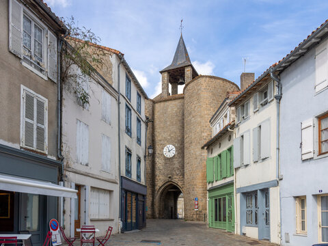 The ramparts of Parthenay. The Porte de la Citadelle (or Clock Tower) of the 13th century, it was an access door in the ramparts around the Citadel district of Parthenay.. France.