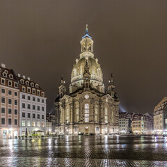 Fototapeta na wymiar Frauenkirche Dresden Nachtfotografie