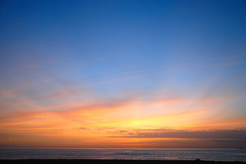 PAISAJE DEL MAR AL ATARDECER