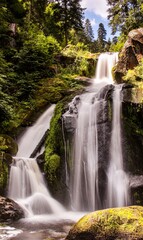 Wasserfall im Gebirge