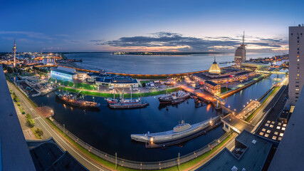 Nachts in Bremerhaven an der Nordseeküste