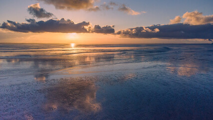 Fototapeta na wymiar Sonnenuntergang an der Nordseeküste