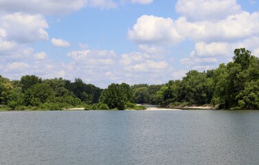 Fototapeta premium The river on a beautiful sunny day.