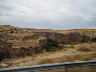 the road to the mountains