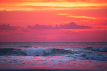Beautiful sunrise over the sea and beach - obrazy, fototapety, plakaty