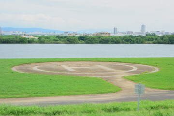 ヘリポートと淀川