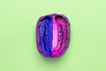 A photograph taken of a kiwi, part of my 6 piece Pop-Fruits photo series.
Pop-Fruit 4 