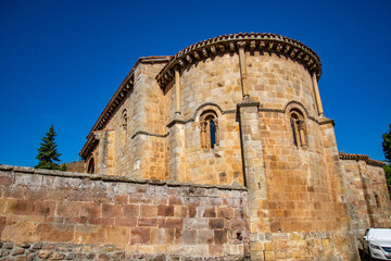 	
Colegiata romanica de Cervatos co representaciones eroticas en el exterior (Cantabria, España)	
