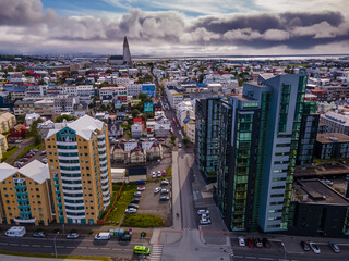 Fototapeta premium Beautiful aerial view of the Iceland Cathedral of Hallgrimskirkja and Beautiful city of Reykjavik