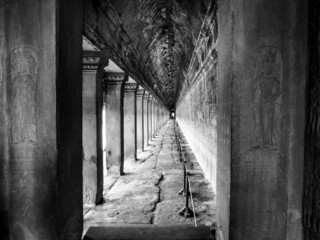 Obraz premium old abandoned building made of stone