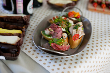 bruschetta with tuna and vegetables