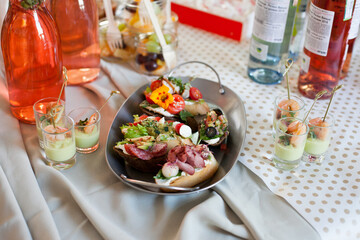 bruschetta with tuna and vegetables