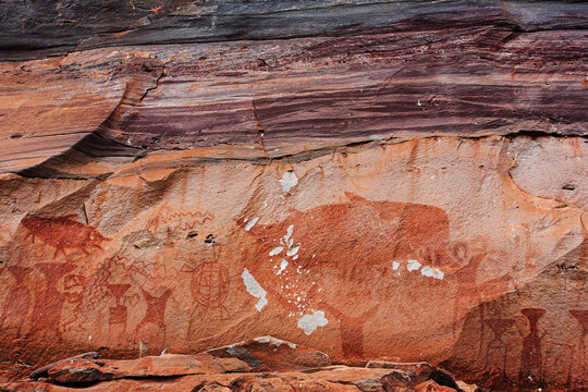 Art of 3,000-year-old cliff paintings.