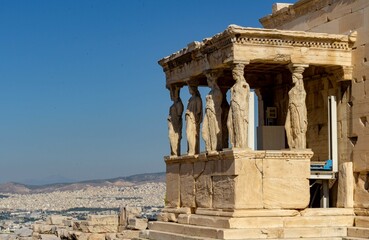 Fototapeta premium Greek famous sculptures of the Parthenon on a sunny day