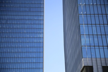between the buildings seoul