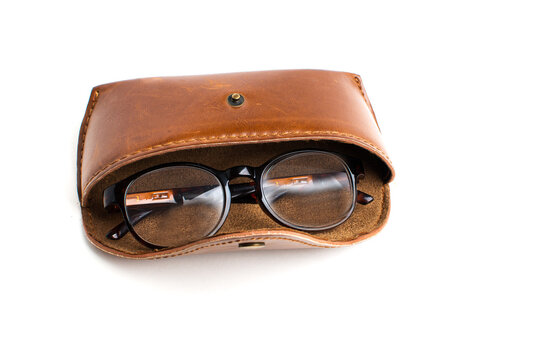 glasses with clear diopters and leather case
